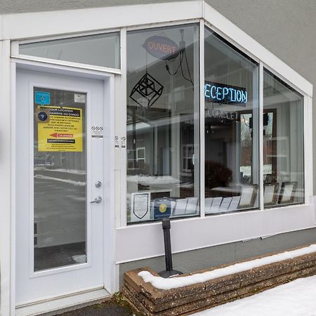 Motel Et Condo Chez Charley Sainte-Anne-de-Beaupré Esterno foto