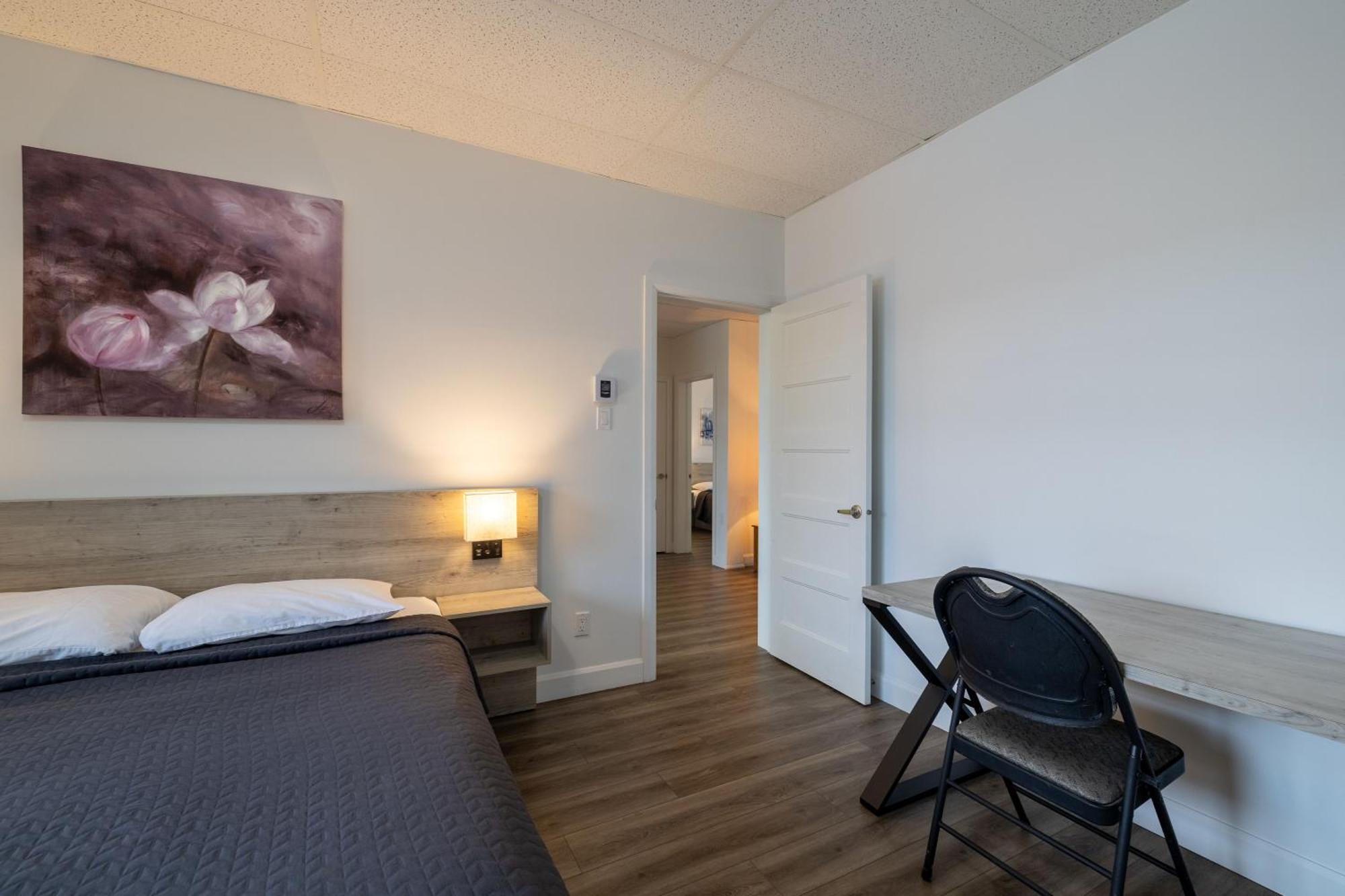 Motel Et Condo Chez Charley Sainte-Anne-de-Beaupré Esterno foto