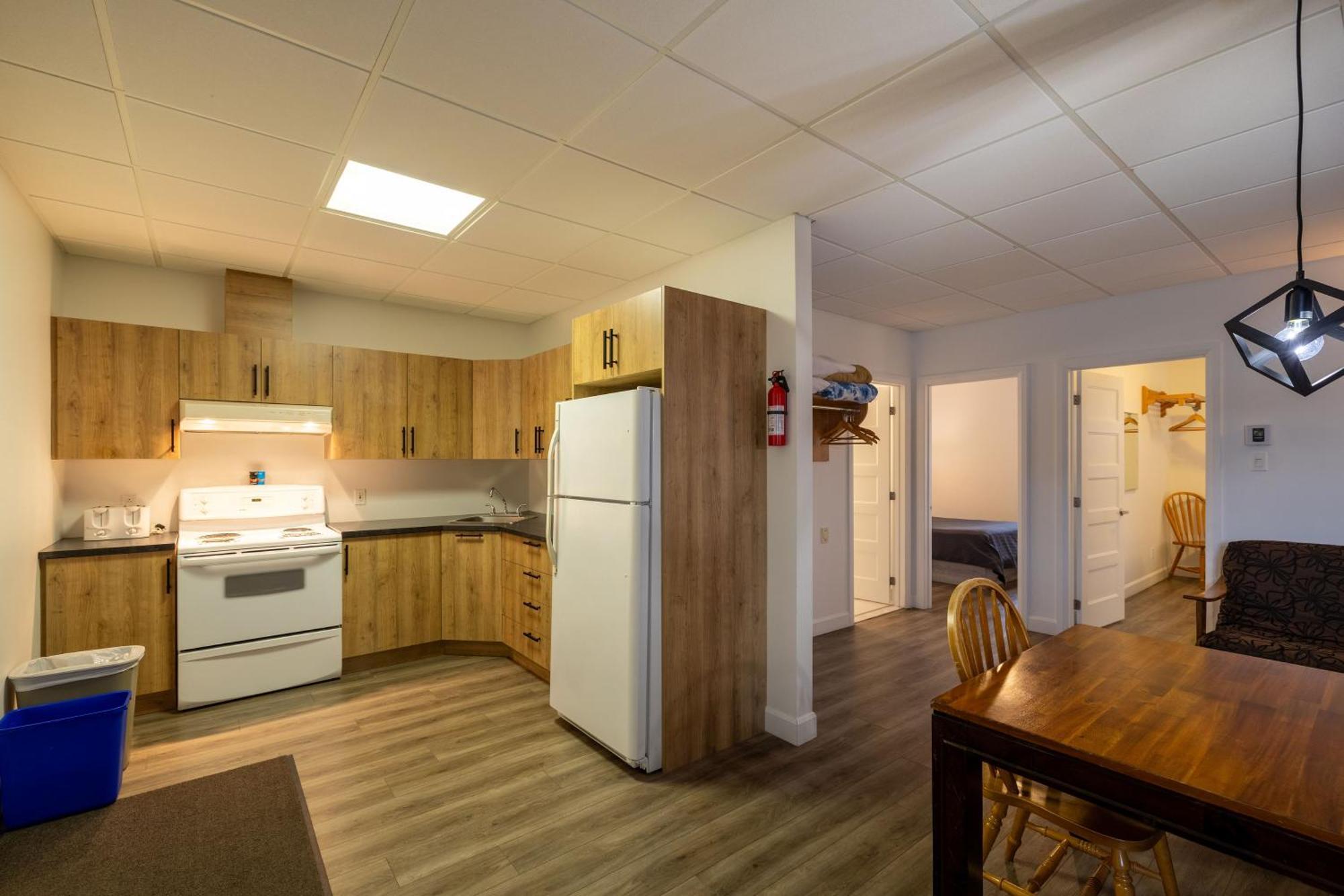 Motel Et Condo Chez Charley Sainte-Anne-de-Beaupré Esterno foto