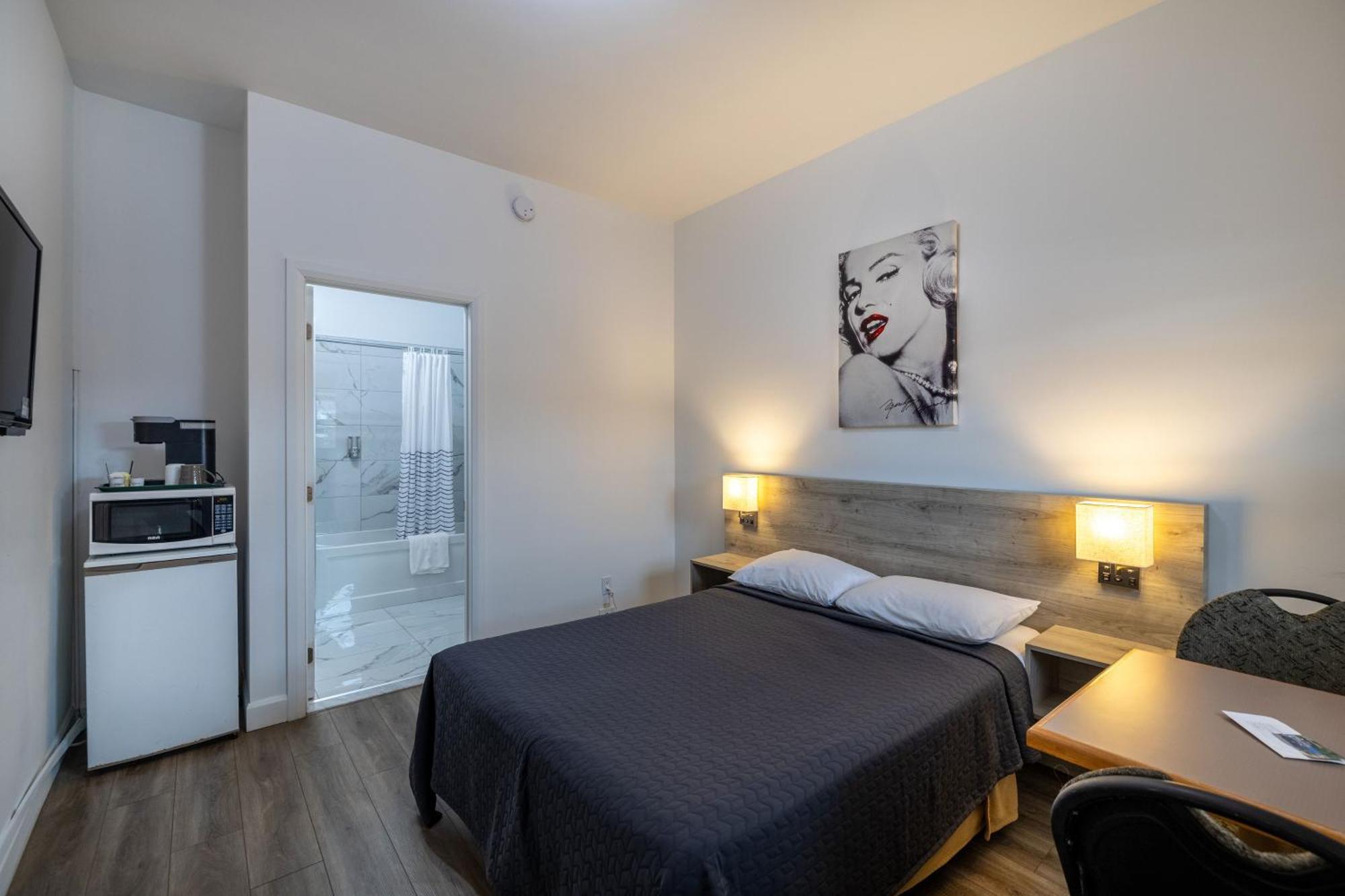 Motel Et Condo Chez Charley Sainte-Anne-de-Beaupré Esterno foto